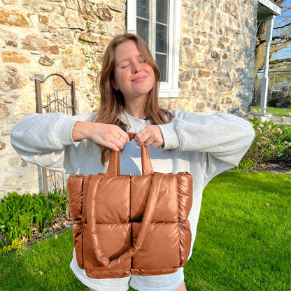 Well Tailored Bag with a Graceful Silhouette