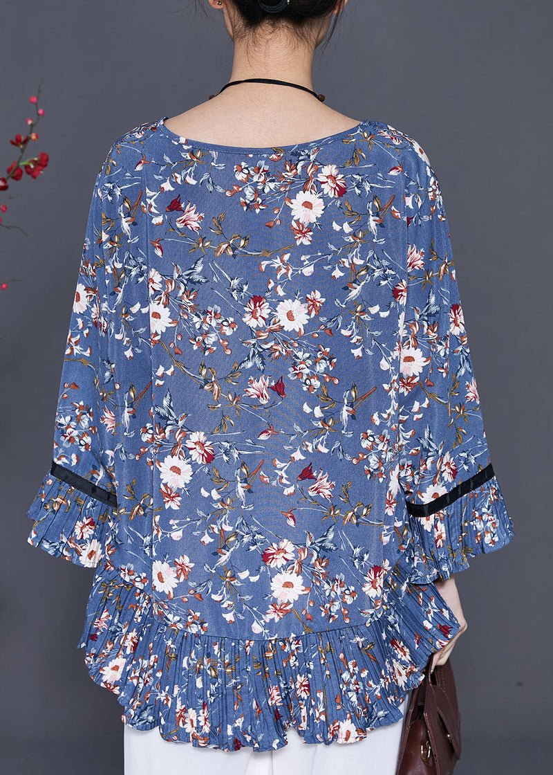 Classic Vintage Blouse with a Flattering Fit