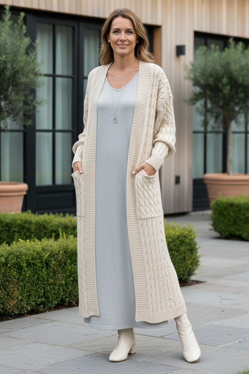 Well Tailored Dress with a Graceful Silhouette