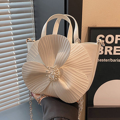 Polished Bag with an Effortless Classic Look