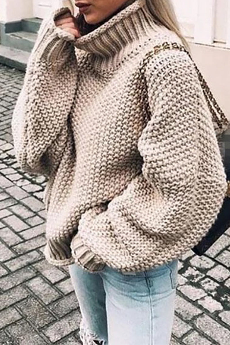 Well Tailored Sweater with a Graceful Silhouette