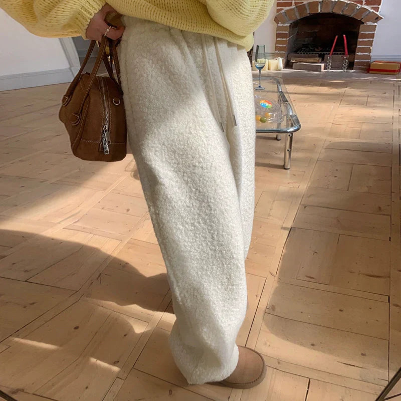 Elegantly Styled Pants for Everyday Wear