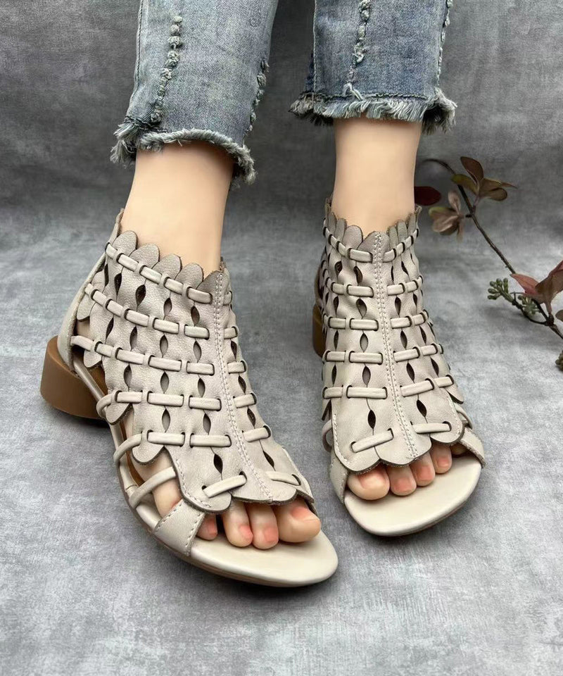 Effortlessly Elegant Sandals with a Timeless Design