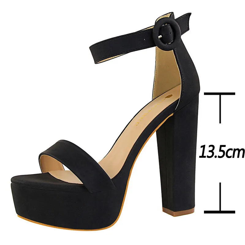 Well Tailored Heels with a Graceful Silhouette