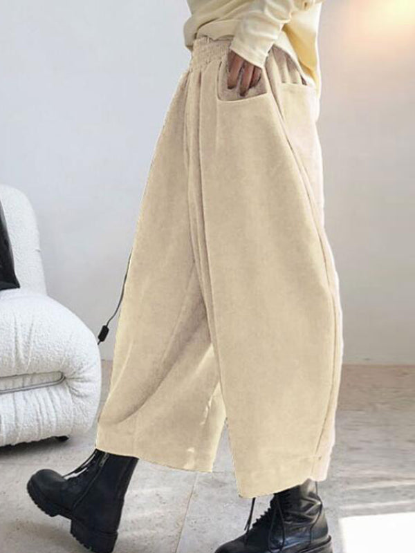 Classic Vintage Trousers with a Flattering Fit