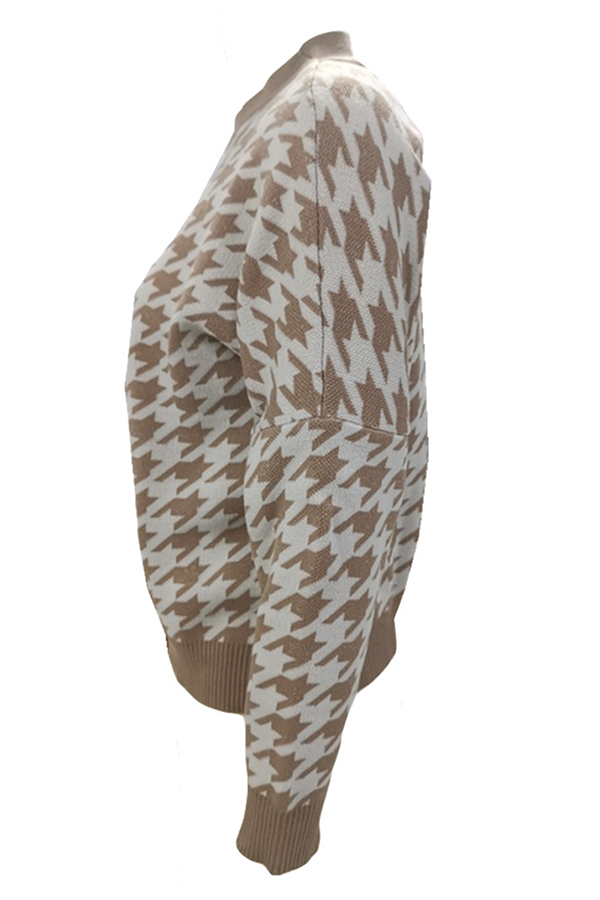 Beautifully Finished Sweater in a Timeless Design