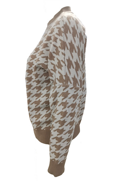 Beautifully Finished Sweater in a Timeless Design