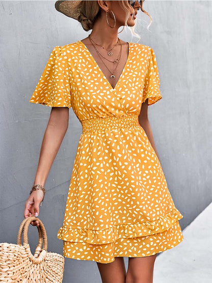 Effortlessly Elegant Dress with a Timeless Design