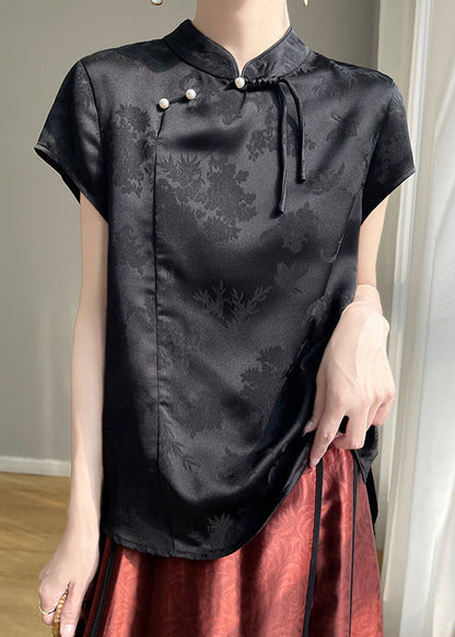 Polished Top with an Effortless Classic Look