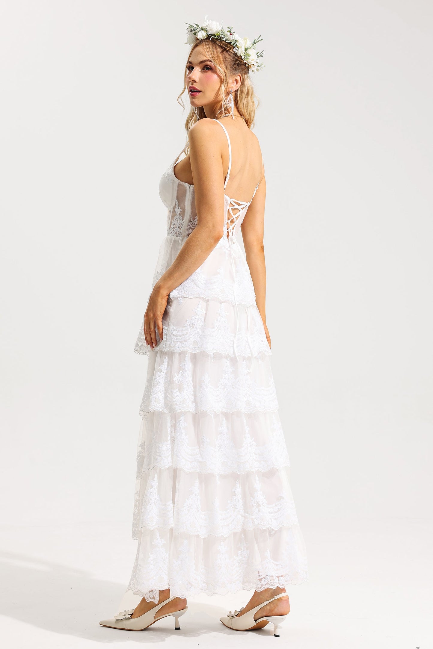 Effortlessly Elegant Dress with a Timeless Design