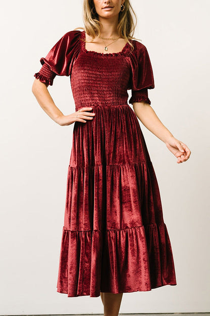 Classic Vintage Dress with a Flattering Fit