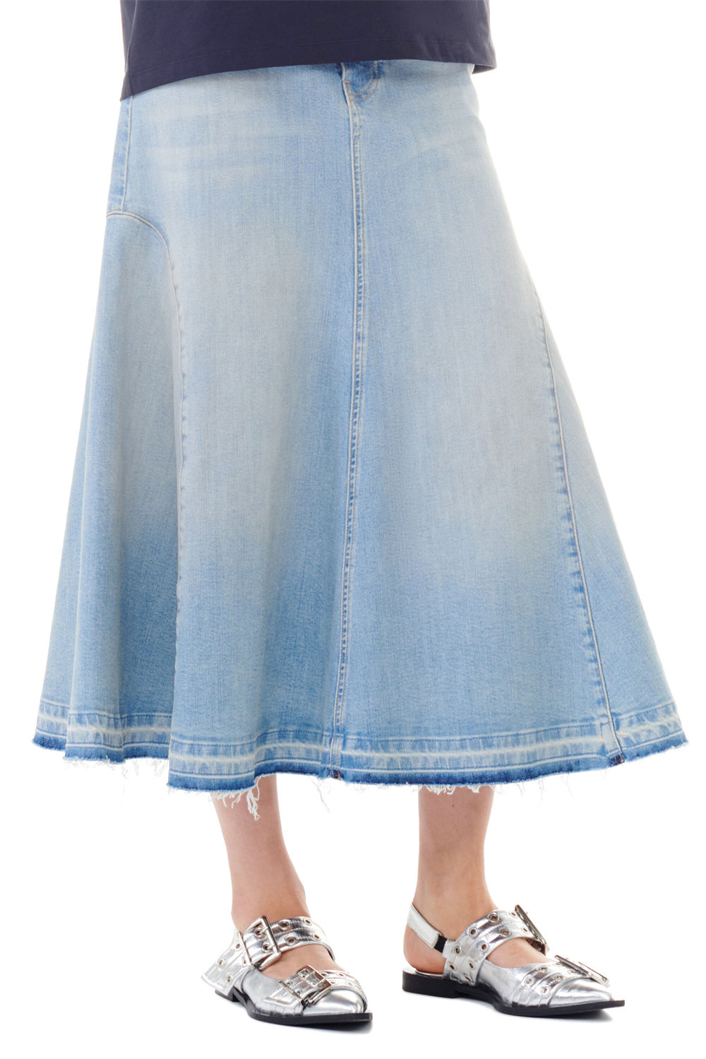 Gracefully Styled Garment for Any Occasion