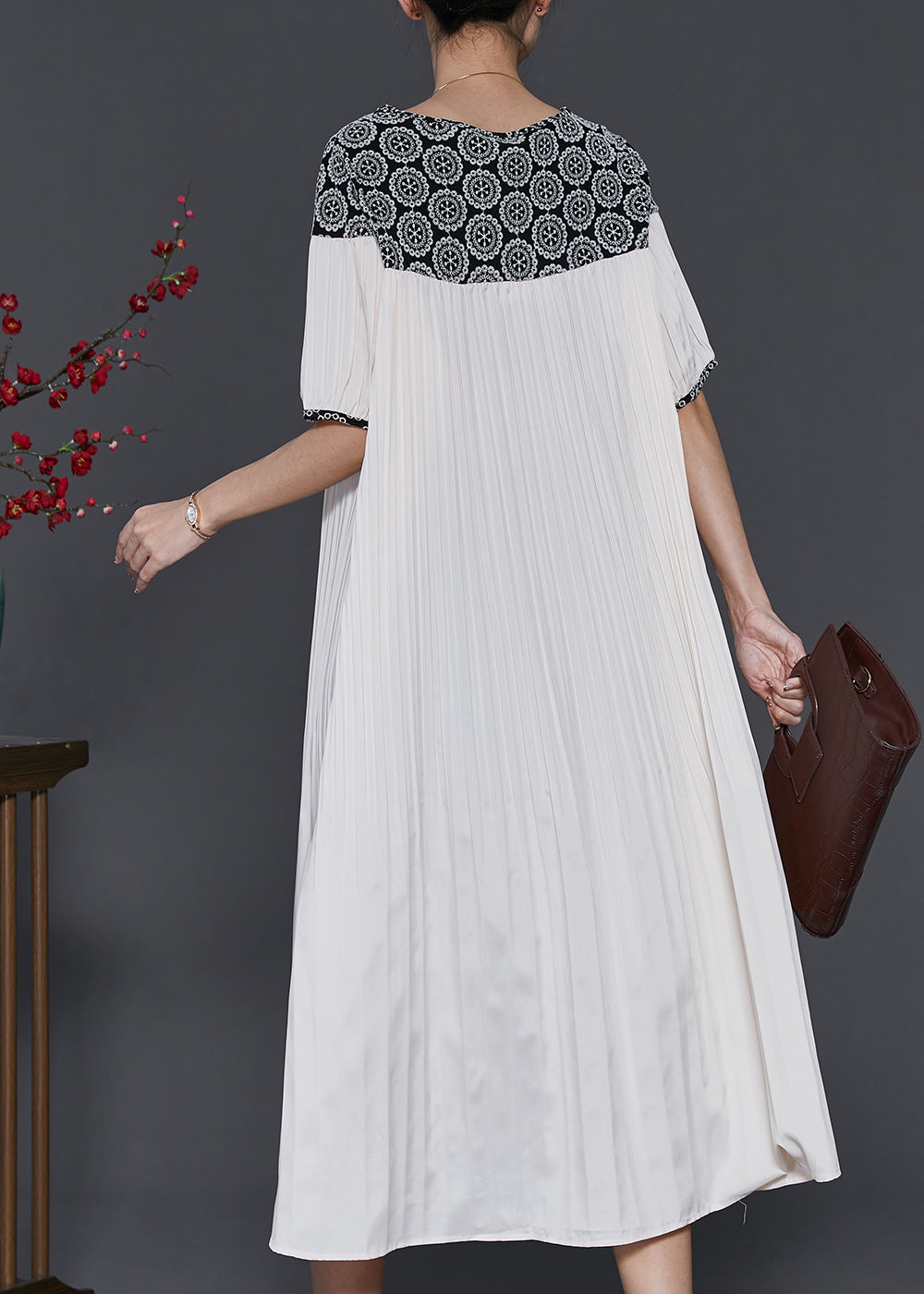 Beautifully Crafted Dress in a Classic Style