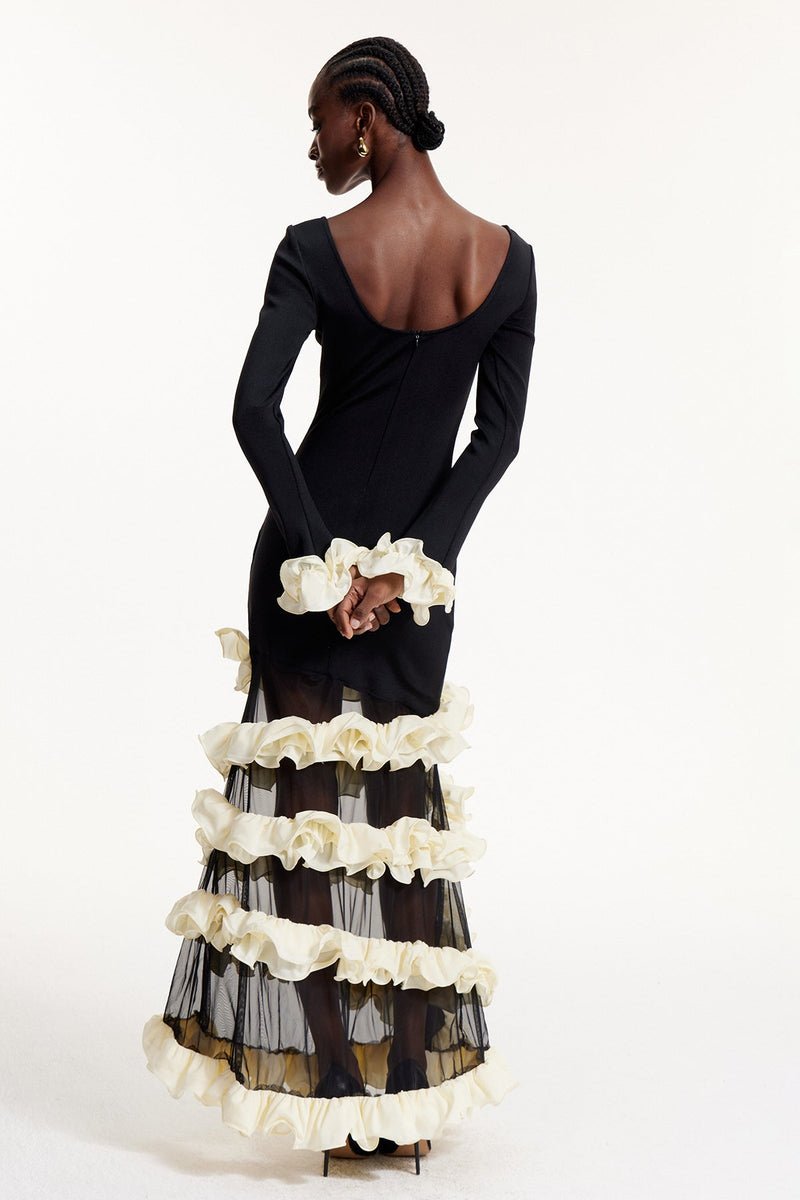Gracefully Styled Dress for Any Occasion