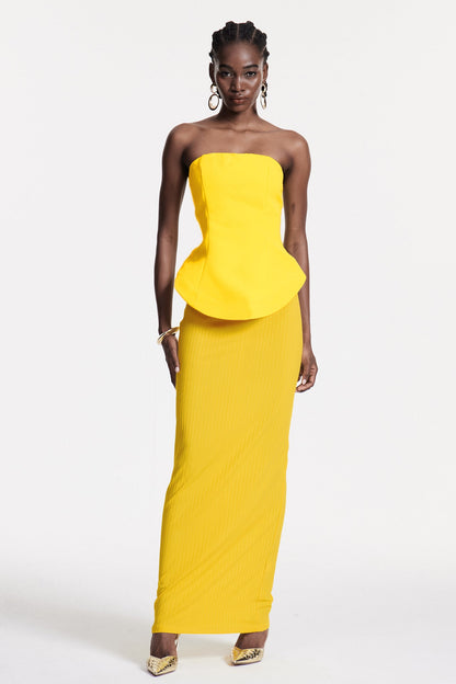 Effortlessly Elegant Garment with a Timeless Design