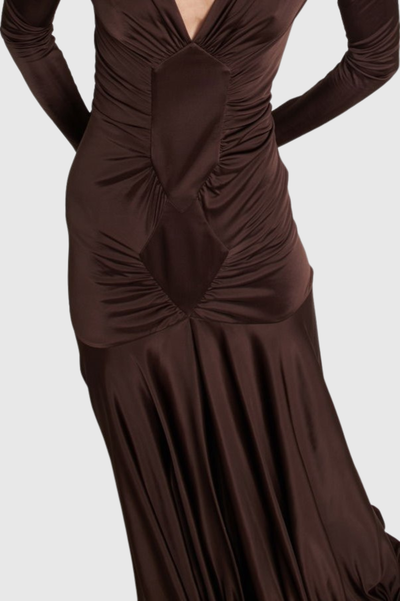 Beautifully Finished Dress in a Timeless Design