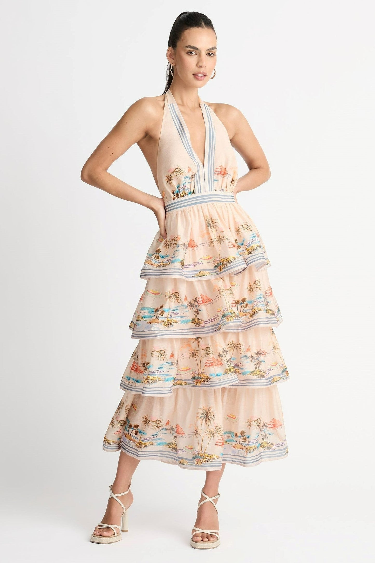 Beautifully Finished Dress in a Timeless Design