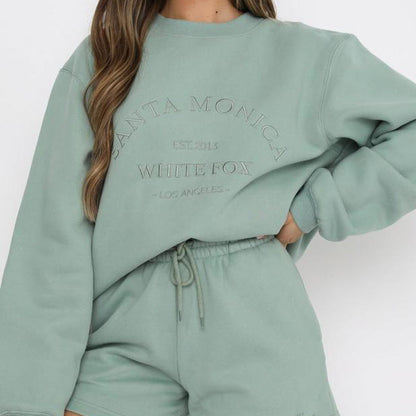 Well Tailored Sweater with a Graceful Silhouette