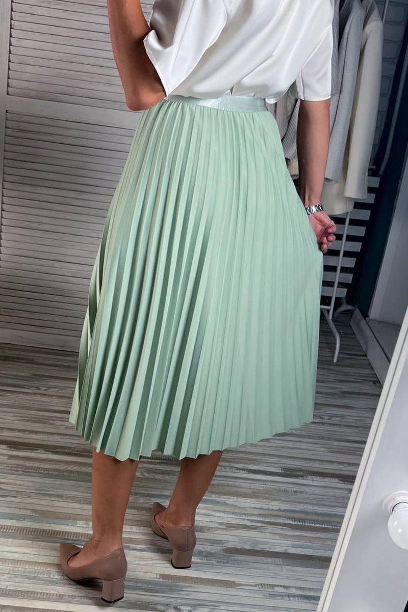 Beautifully Finished Garment in a Timeless Design