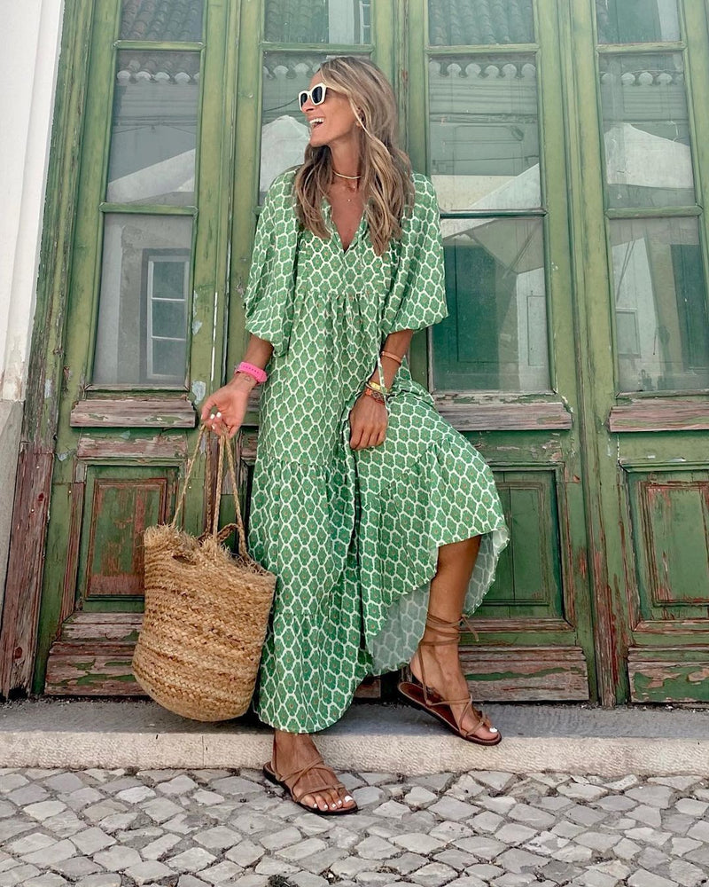 Classic Vintage Dress with a Flattering Fit