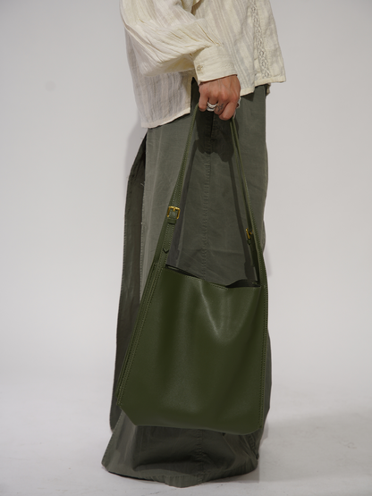 Gracefully Styled Bag for Any Occasion