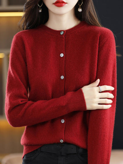 Well Tailored Cardigan with a Graceful Silhouette
