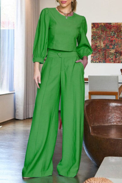 Effortlessly Elegant Garment with a Timeless Design