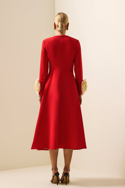 Effortlessly Elegant Dress with a Timeless Design