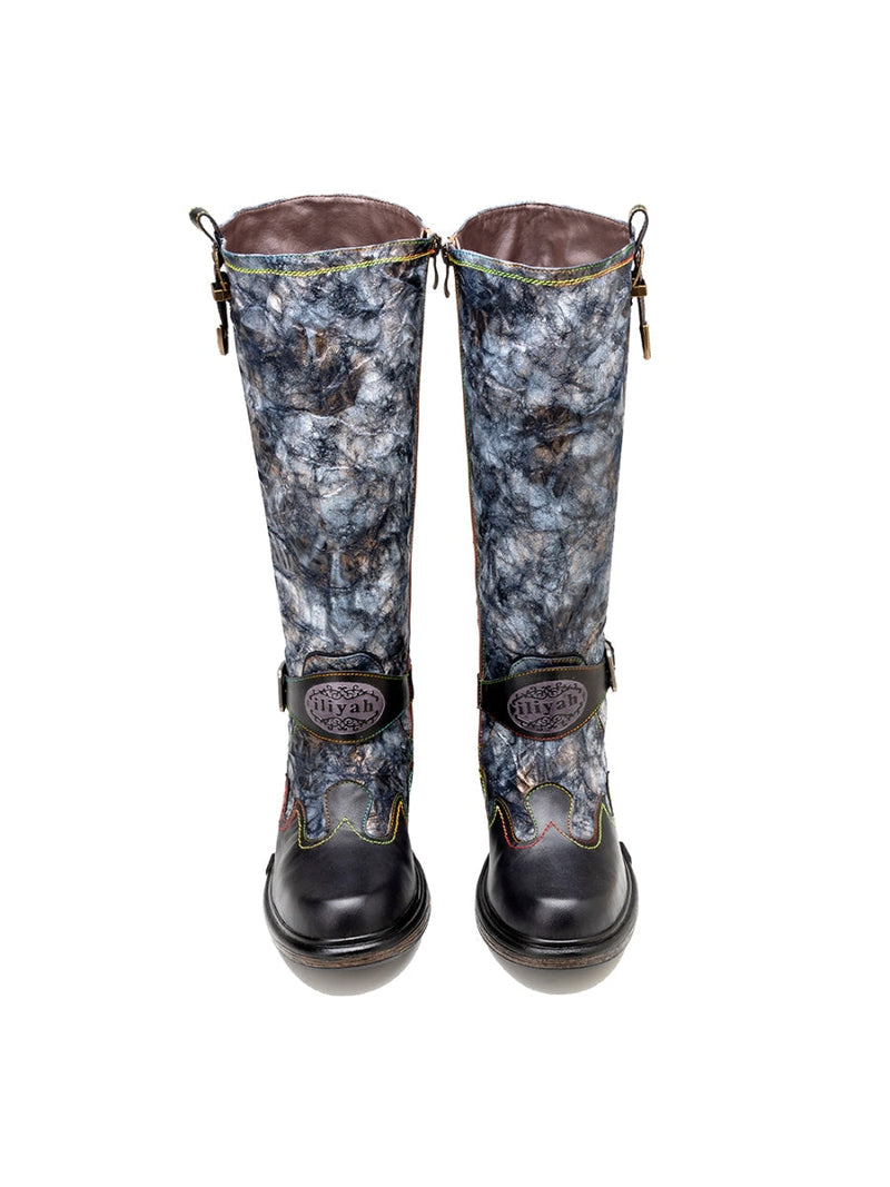 Effortlessly Elegant Boots with a Timeless Design