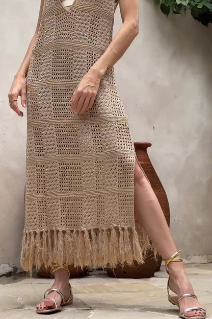 Beautifully Finished Dress in a Timeless Design