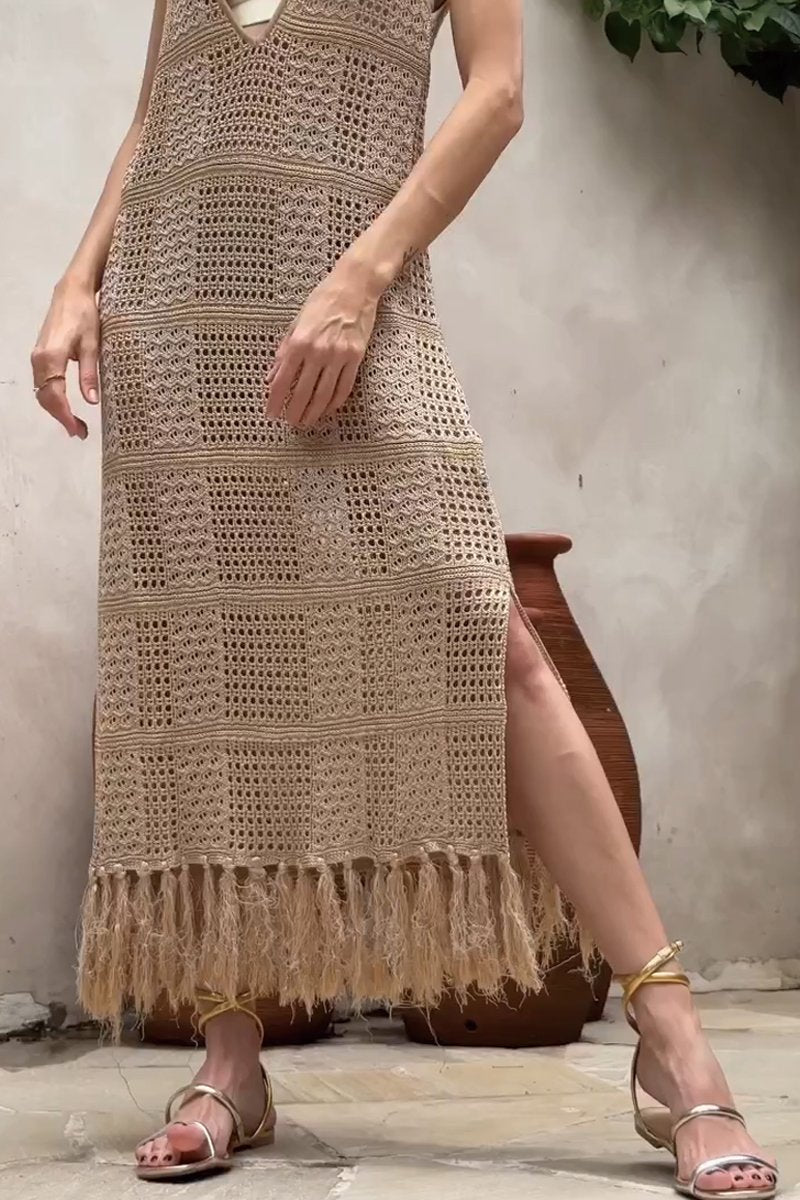 Beautifully Finished Dress in a Timeless Design