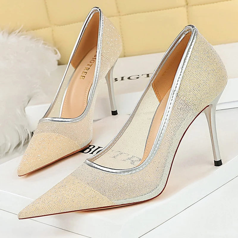 Well Tailored Shoes with a Graceful Silhouette