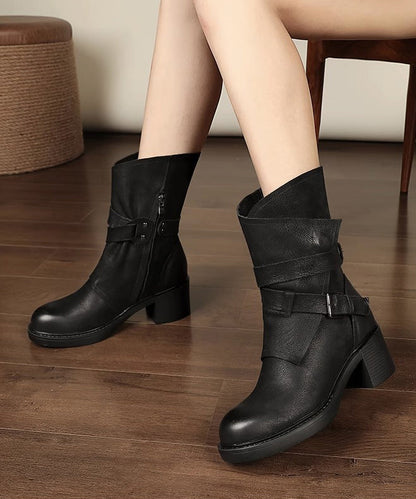 Effortlessly Elegant Boots with a Timeless Design