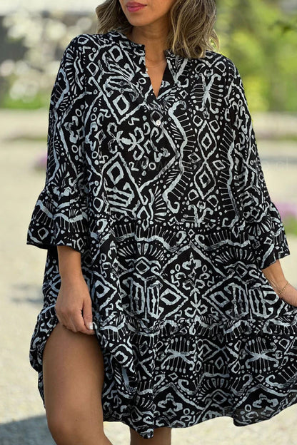 Effortlessly Elegant Dress with a Timeless Design