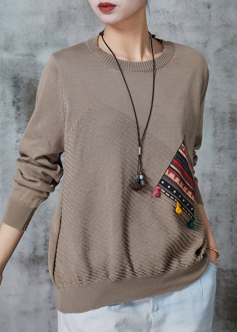 Effortlessly Elegant Sweater with a Timeless Design