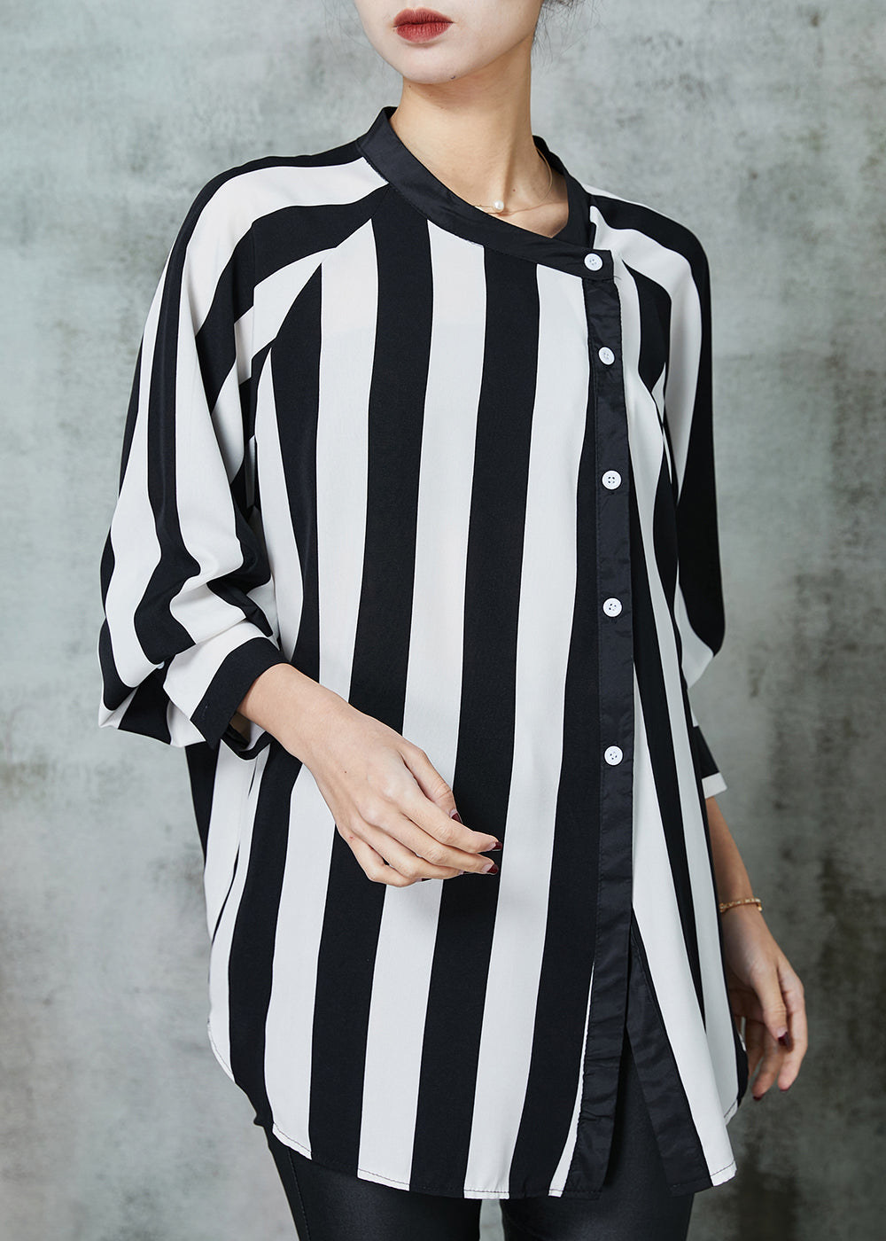 Beautifully Finished Top in a Timeless Design