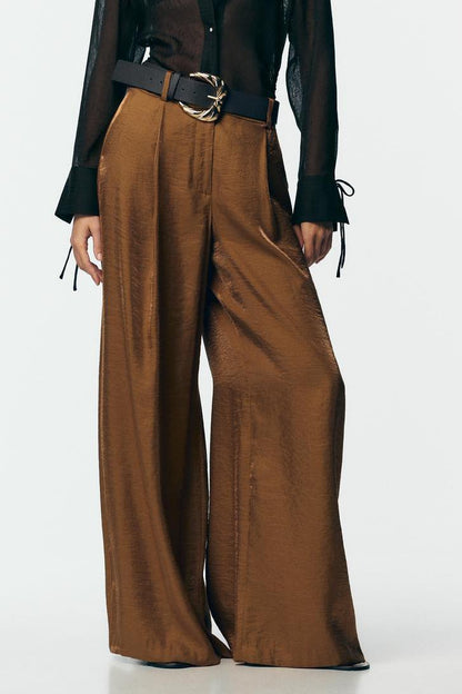 Polished Pants with an Effortless Classic Look