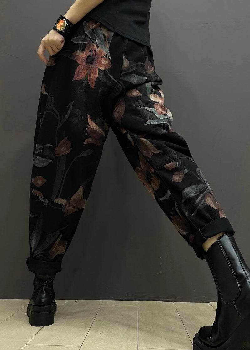 Effortlessly Elegant Pants with a Timeless Design