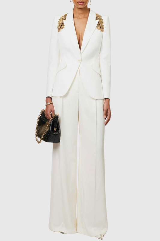 Well Tailored Pants with a Graceful Silhouette