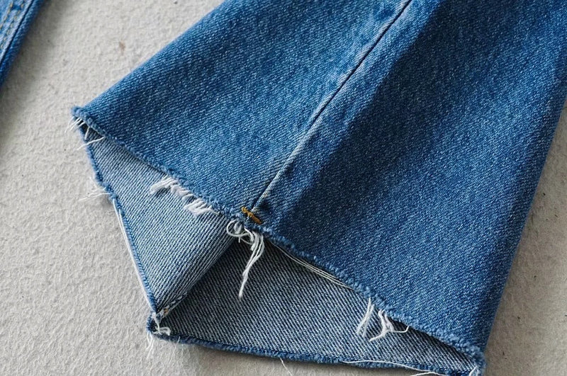 Effortlessly Elegant Garment with a Timeless Design
