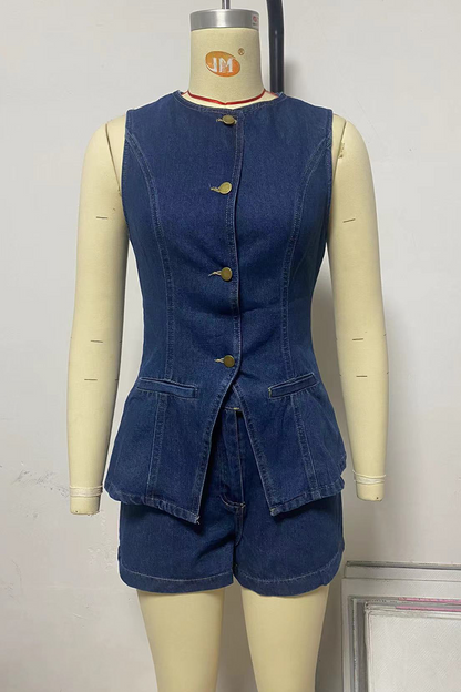 Beautifully Finished Garment in a Timeless Design