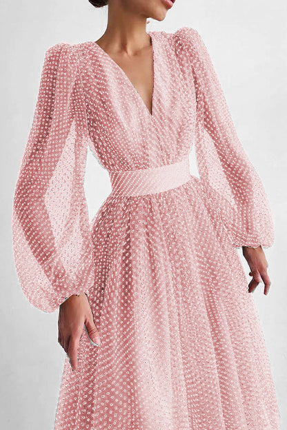 Well Tailored Dress with a Graceful Silhouette