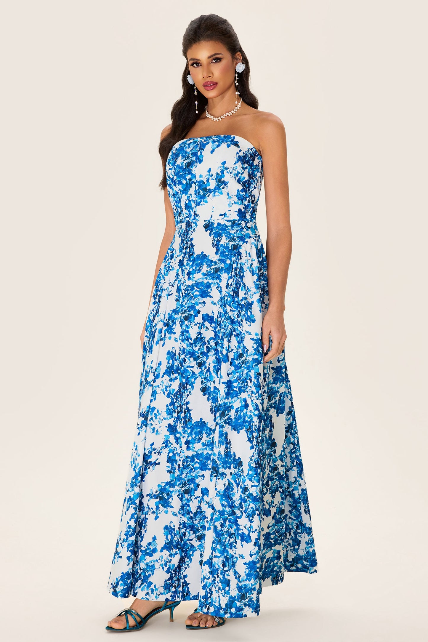Gracefully Styled Dress for Any Occasion