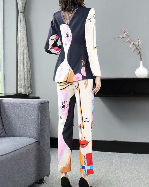 Effortlessly Elegant Pants with a Timeless Design