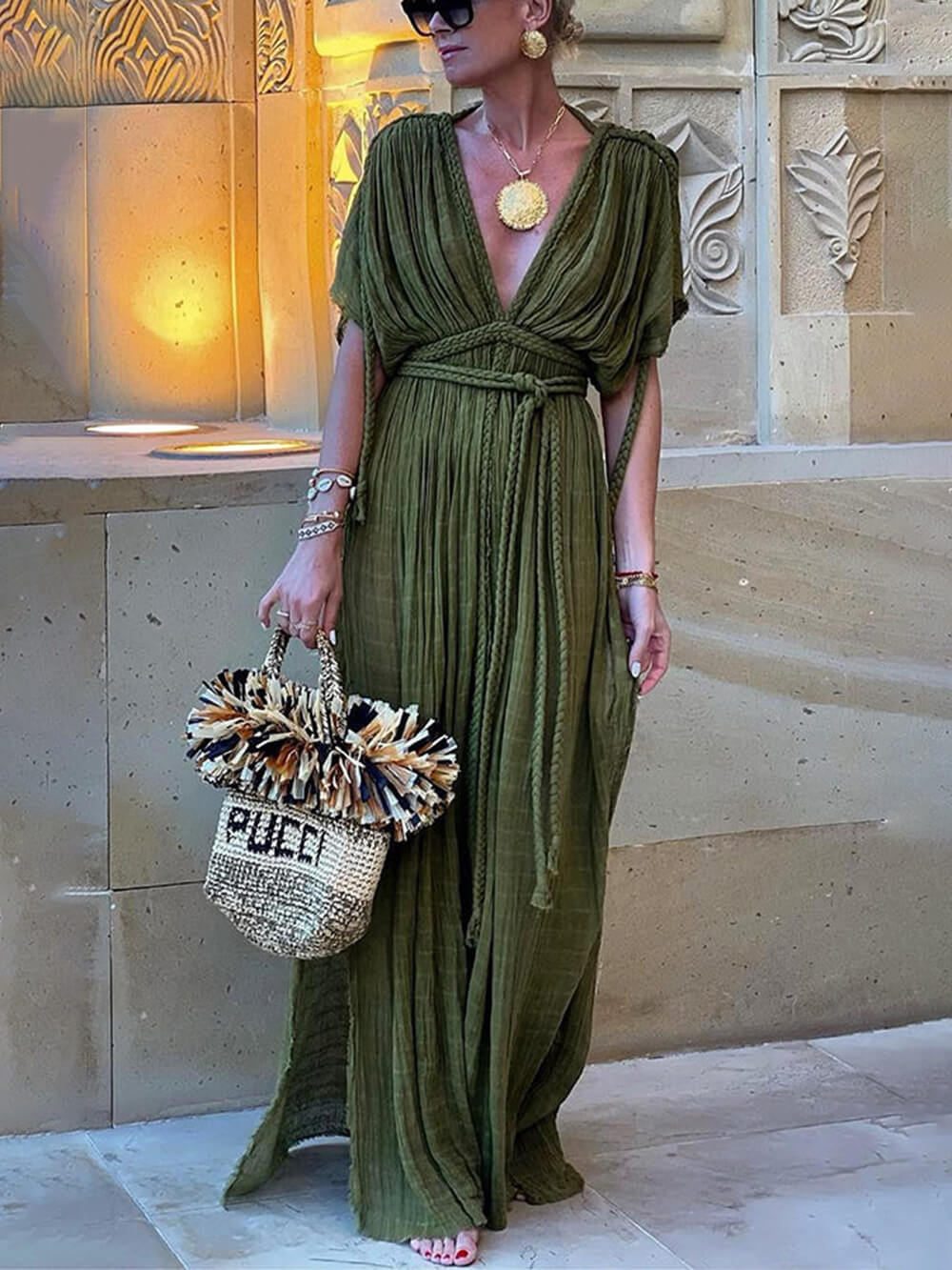 Classic Vintage Dress with a Flattering Fit