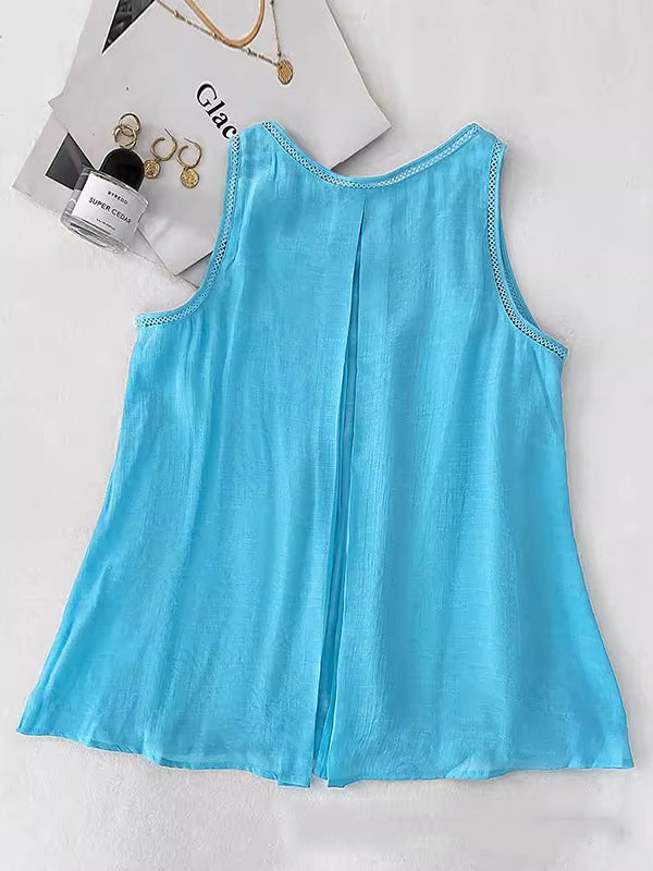 Well Tailored Top with a Graceful Silhouette