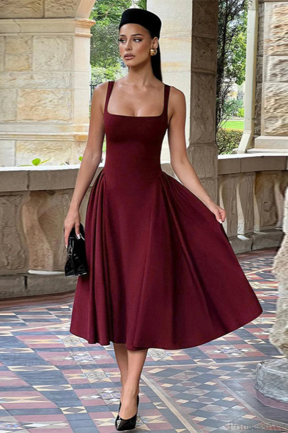 Well Tailored Dress with a Graceful Silhouette