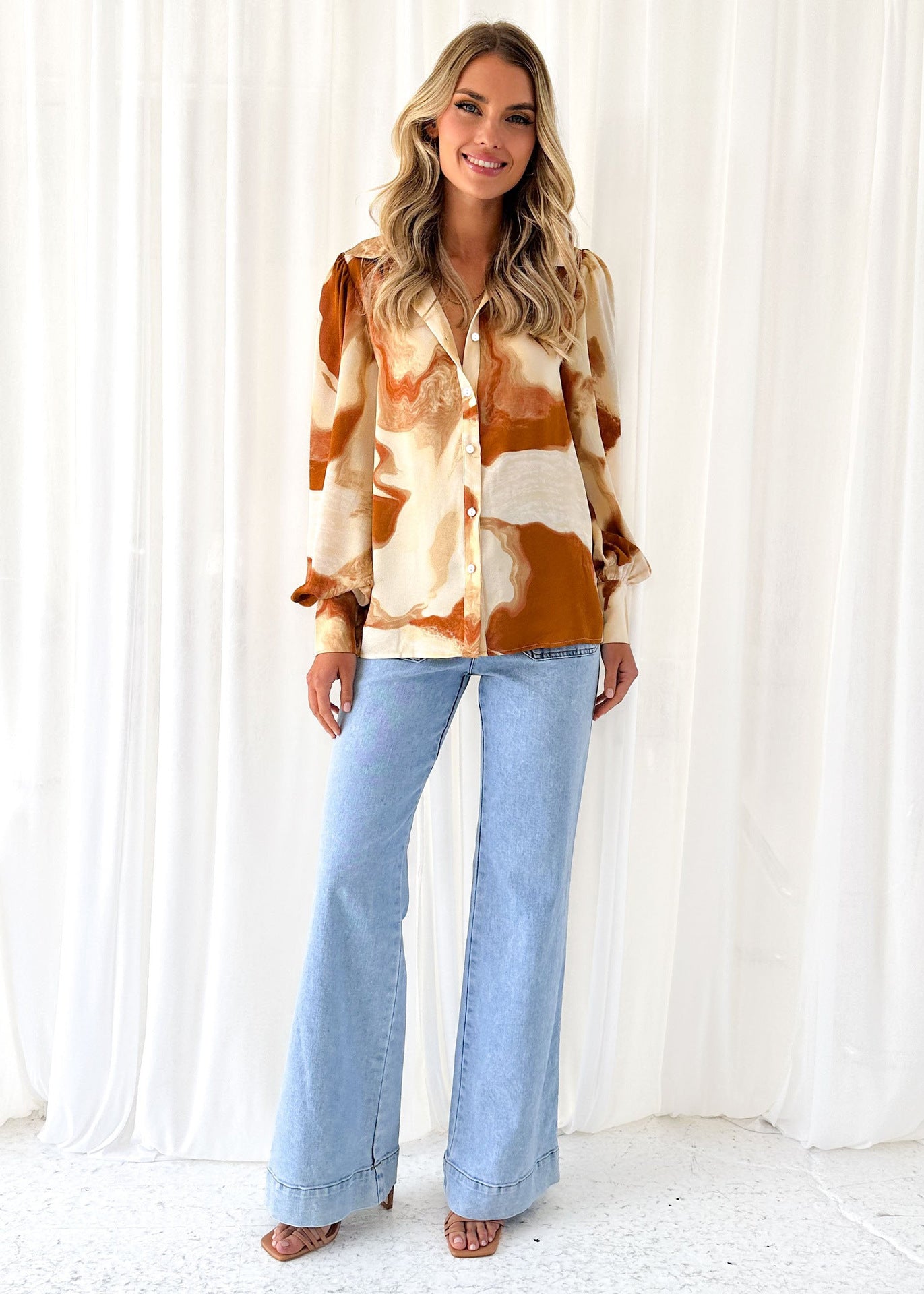 Effortlessly Elegant Shirt with a Timeless Design