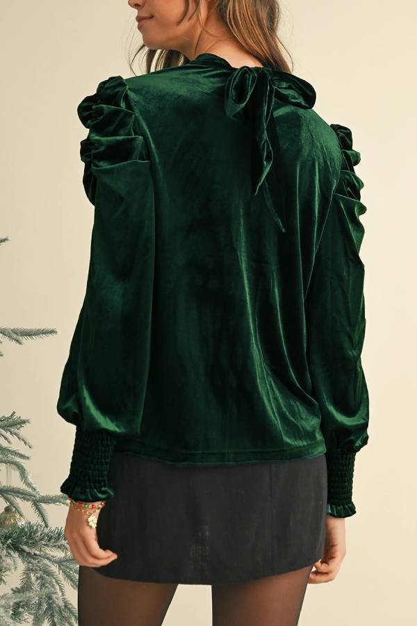 Beautifully Crafted Blouse in a Classic Style