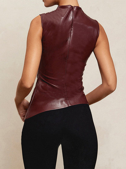 Well Tailored Top with a Graceful Silhouette